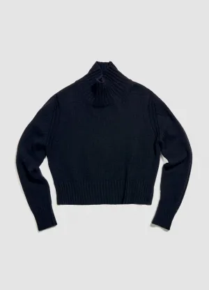 Fintra Crop High Neck in Navy