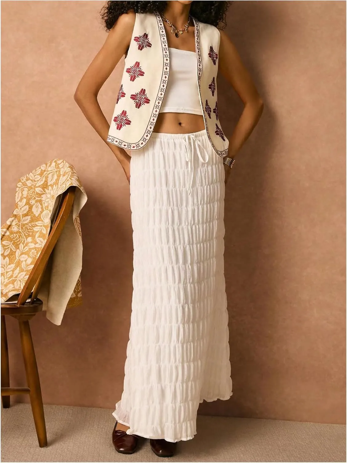 Verdusa Women's Flower Embroidery Western Vest Sleeveless Vintage Tank Top